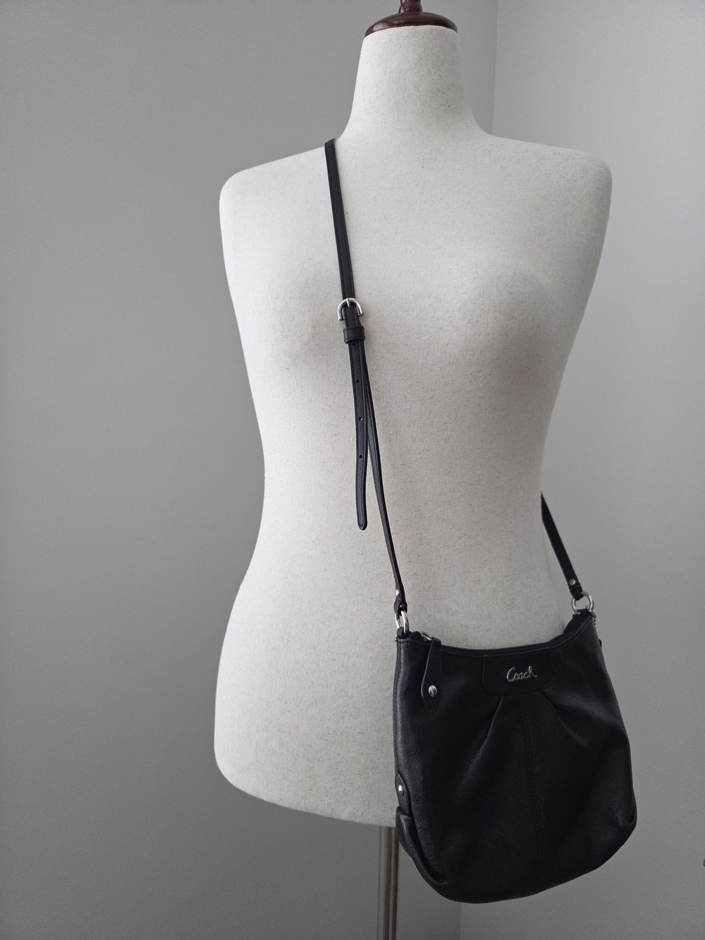 Coach Ashley Swingpack Black Leather Crossbody Bag